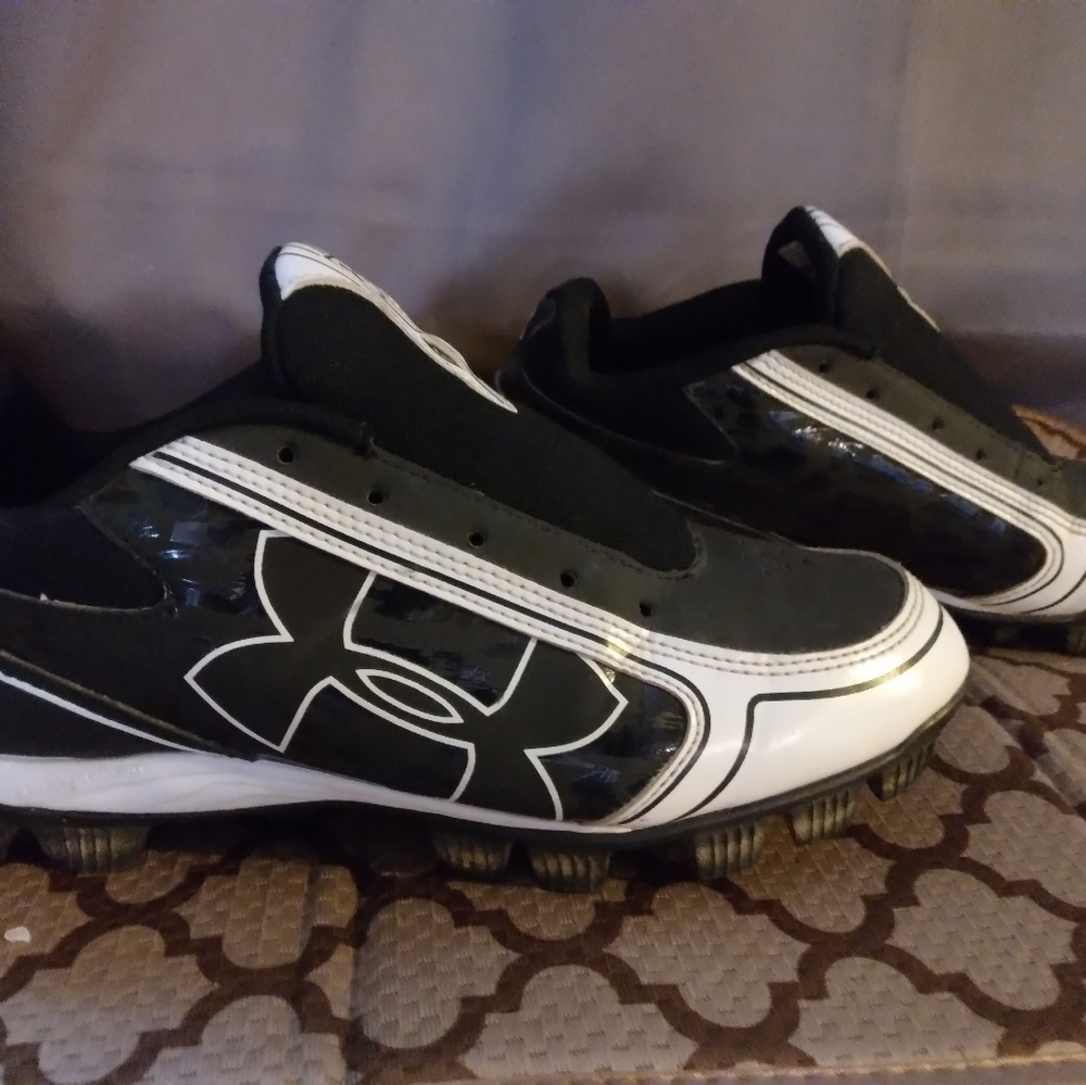 Kids Under Armour soccer cleets
